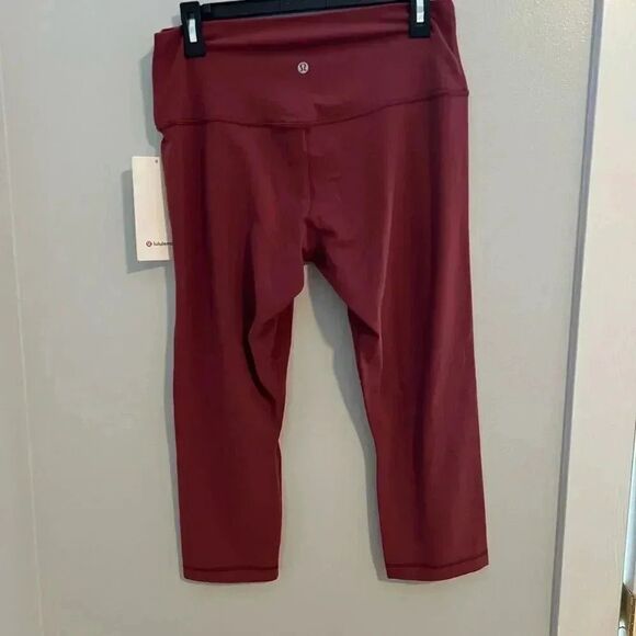 Lululemon Align Crop 21” size 12 leggings maroon color - Picture 2 of 3